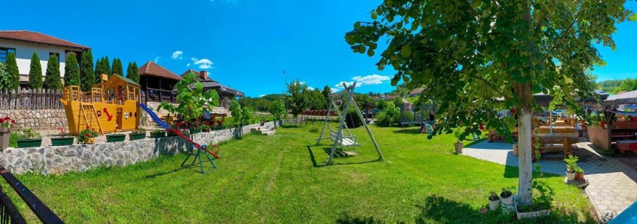 Restoran,,Vuk,, Trsic Bed & Breakfast エクステリア 写真
