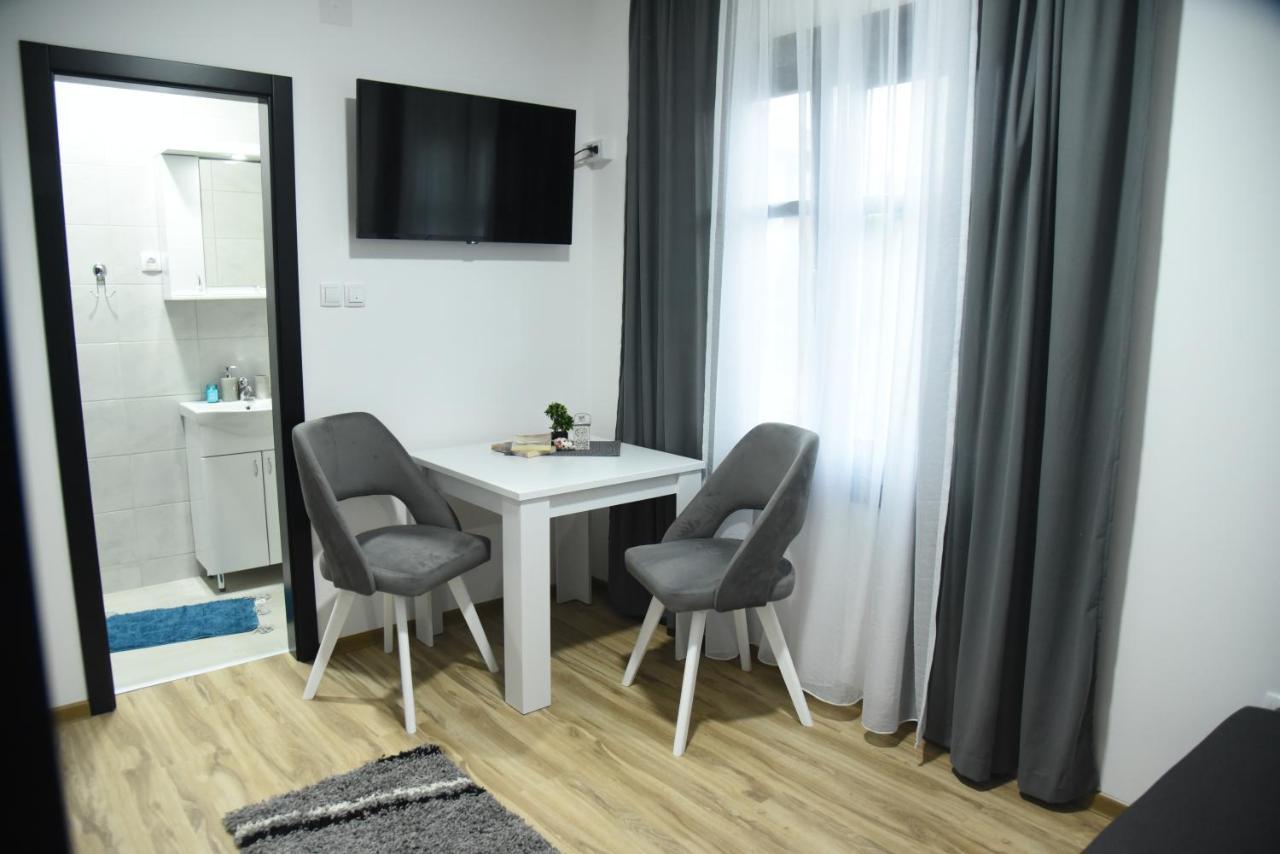 Restoran,,Vuk,, Trsic Bed & Breakfast エクステリア 写真