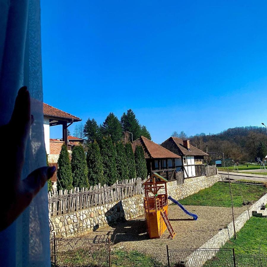 Restoran,,Vuk,, Trsic Bed & Breakfast エクステリア 写真