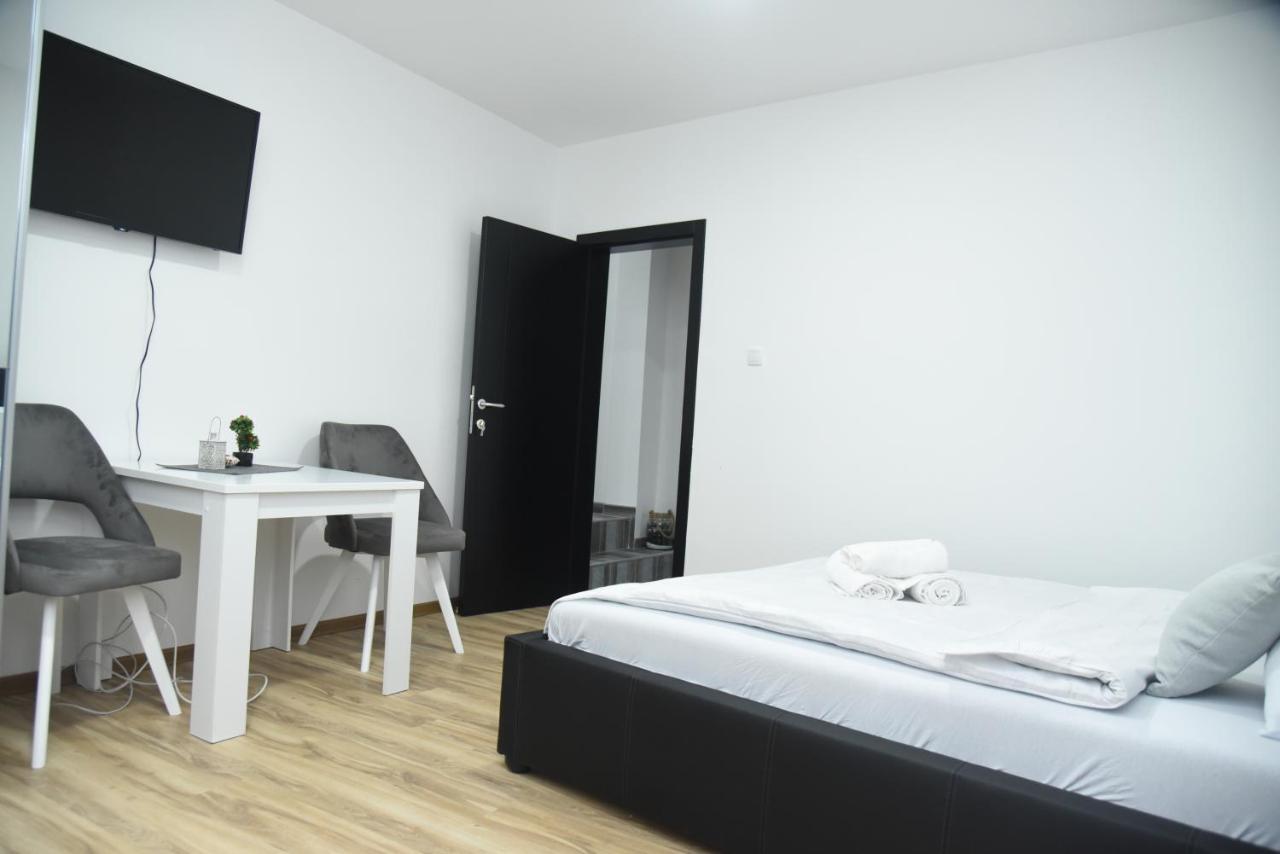 Restoran,,Vuk,, Trsic Bed & Breakfast エクステリア 写真